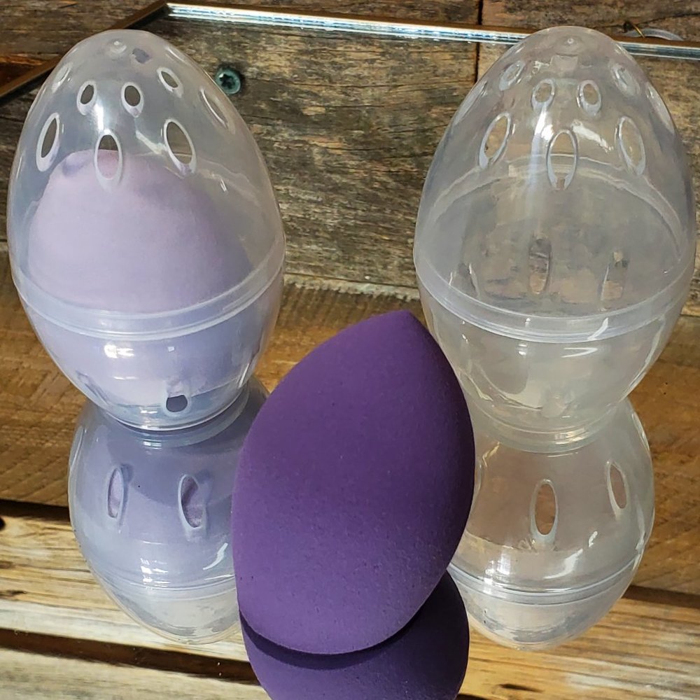 Set of Two Makeup Blending Sponges with Drying/Storing Eggs - Purple Shades